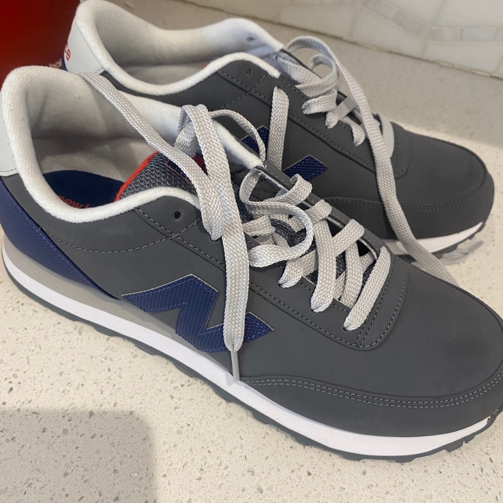 New balance size 9 men sneakers